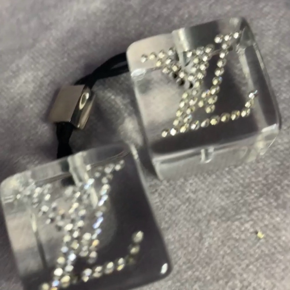 *VINTAGE*  Louis Vuitton Clear Crystal LV Hair Tie Resin Cube Vintage Y2K